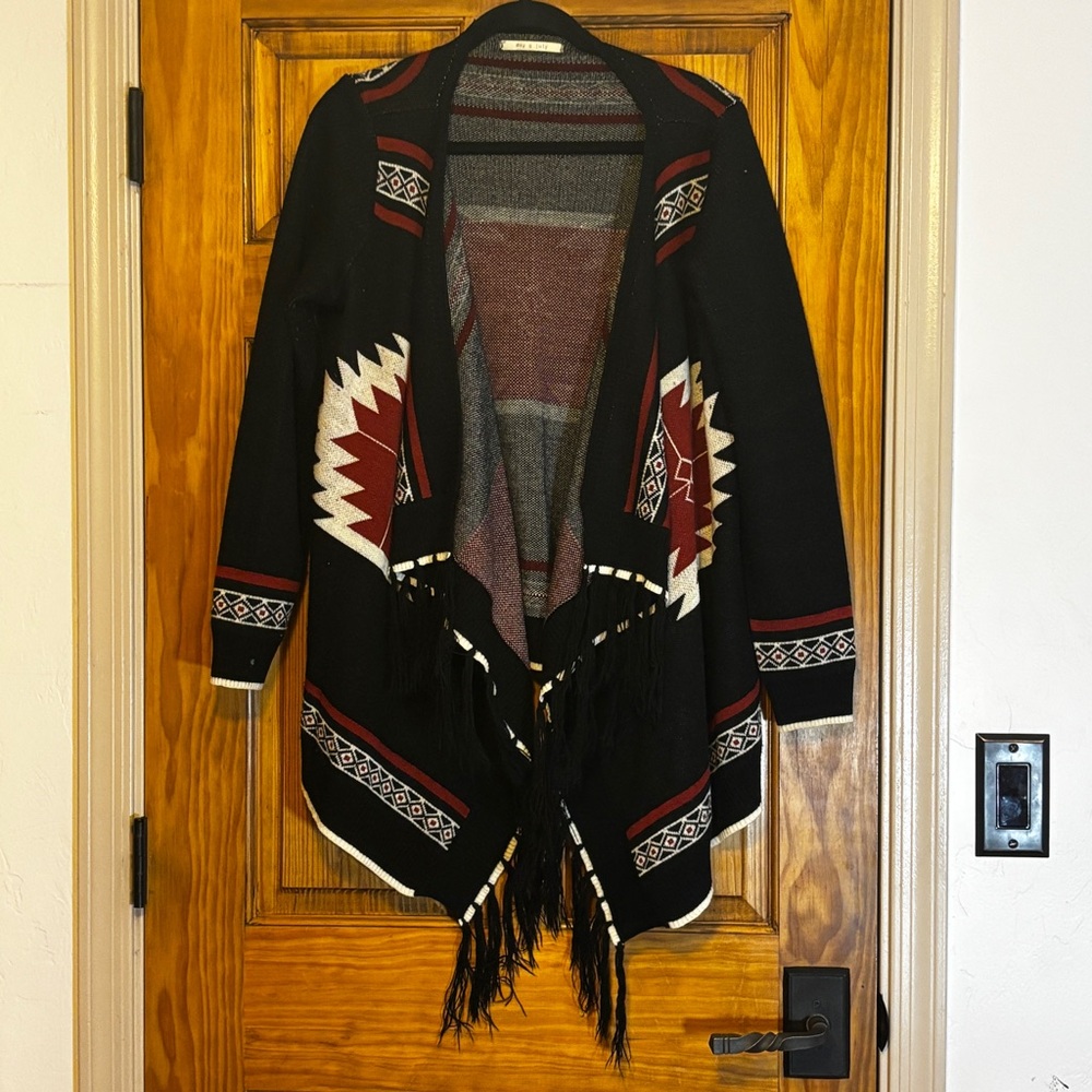 May & July Aztec Fringe Sweater Women’s M